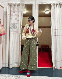 Daisy khaki roll-up pants