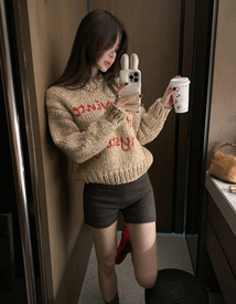 Como wool lettering knit