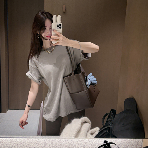 Mount loose round tee