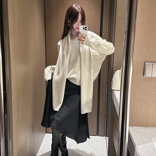 Mingo V-neck merino wool knit