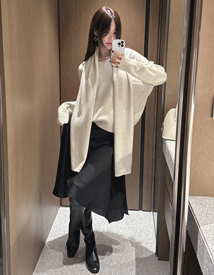 Mingo V-neck merino wool knit