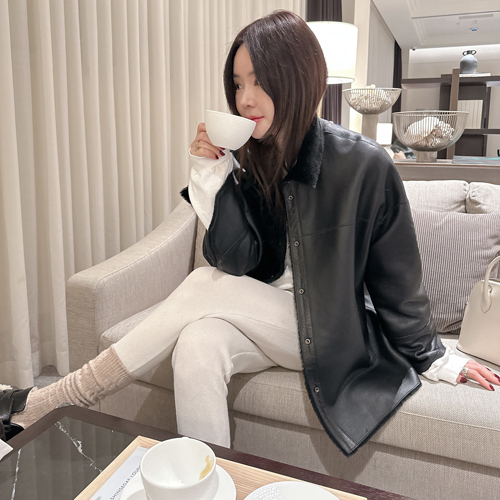 Muton reversible mustang