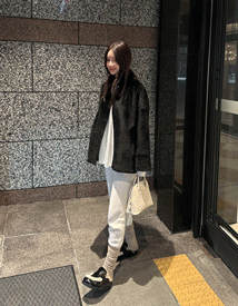 Muton reversible mustang