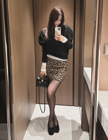 Solid leopard mini skirt