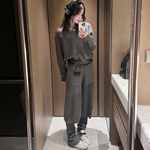 Manou 7boo V-neck knit set