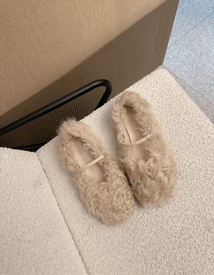 Real fleece flat shoes