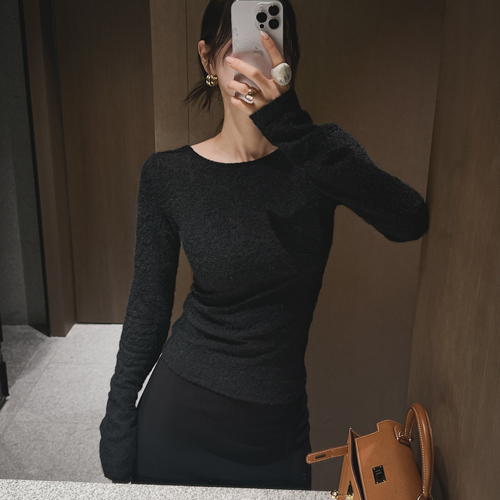 Glassy back U-neck tee