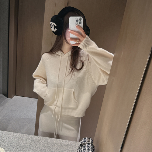 Yak pine wool reverse hood knit