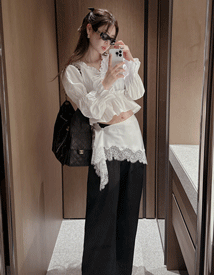 Pay smoke frill blouse