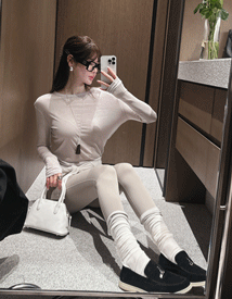 Shear back button tencel tee