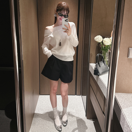 Uni belt pin-tuck short pants