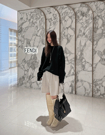 Mix damage round knit