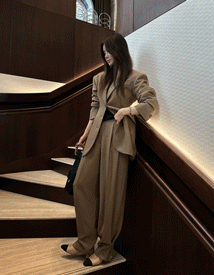 Hidden two pin-tuck pants