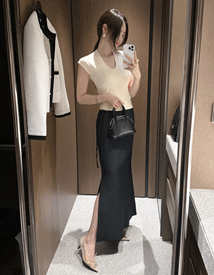 Nora V-neck nashi top