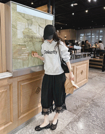 Cele lettering hood tee