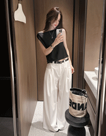 Mate tuck slacks