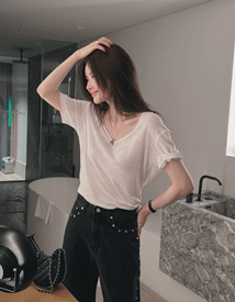 Dust linen V-neck tee