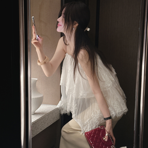 Daisy lace nashi top