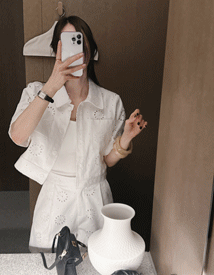 Hammer punching crop jacket