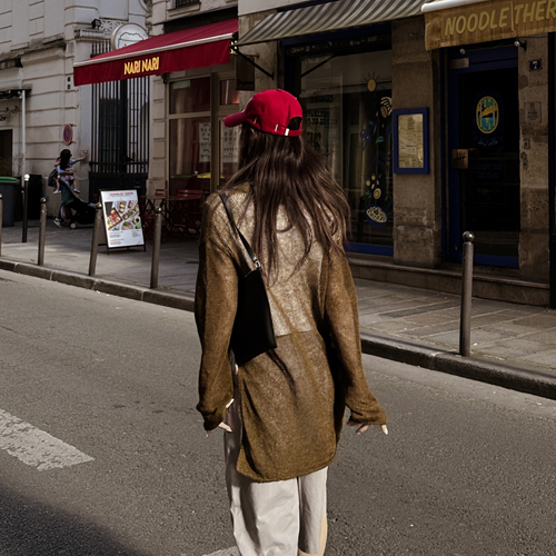 Grungy slit loose knit