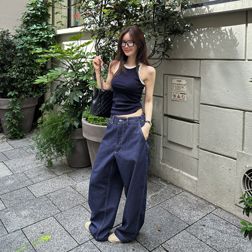 Stitch wide baggy denim