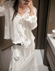 Bery frill string blouse