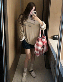 Lettering design linen tee