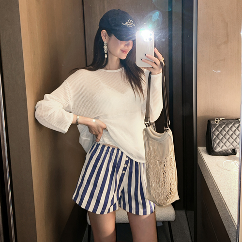 Sheer round netting tee