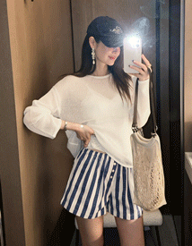 Sheer round netting tee
