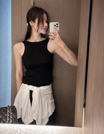 Classic backless knit top