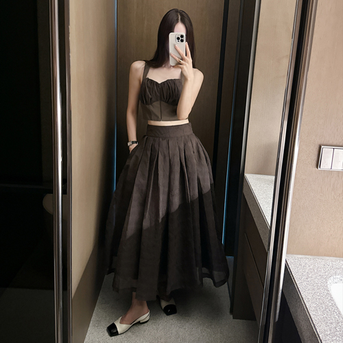 Route pleats long skirt