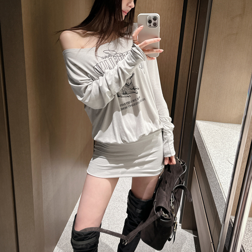 Lamb off-shoulder tee