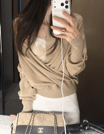 Drop cross V-neck knit