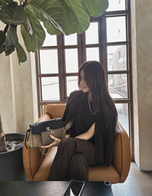 Maren wool cape knit
