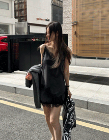 Smith lace sleeveless
