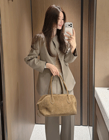 Riven line belt jacket
