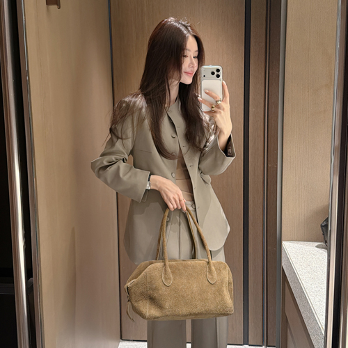 Riven line belt jacket