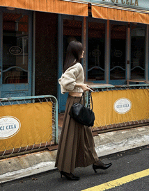 Synergy unbal pleats skirt
