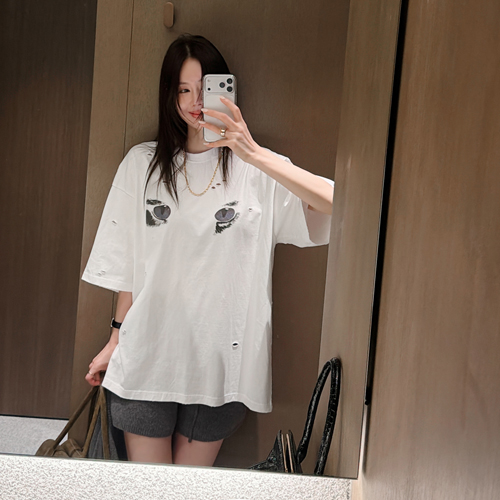 Cat eye damage tee