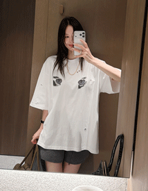 Cat eye damage tee
