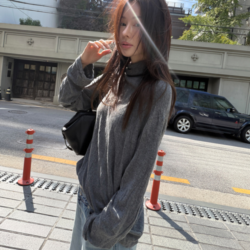 Neer turtle-neck tee