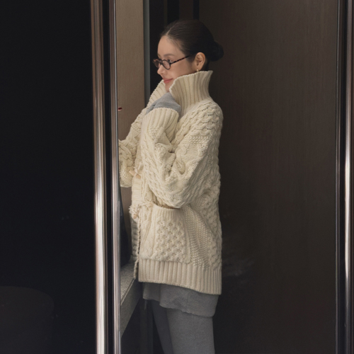 Bridge toggle cable cardigan