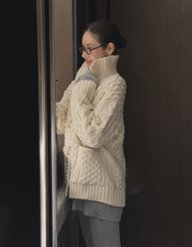 Bridge toggle cable cardigan